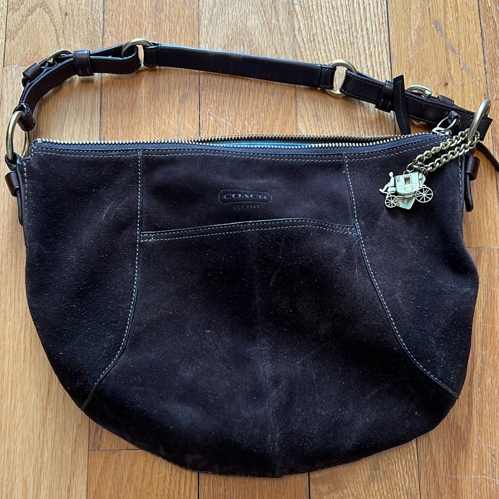Suede Coach shoulder bag. Excellent condition.